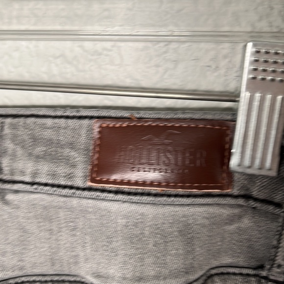 HOLLISTER HIGH-RISE SLIM BOYFRIEND JEANS SIZE 5 (27Wx25L) GREAT CONDITION! - Picture 6 of 8